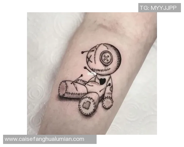 足球明星谢尔比的独特纹身背后故事与个人风格解析 足球明星谢尔比的独特纹身背后故事与个人风格解析